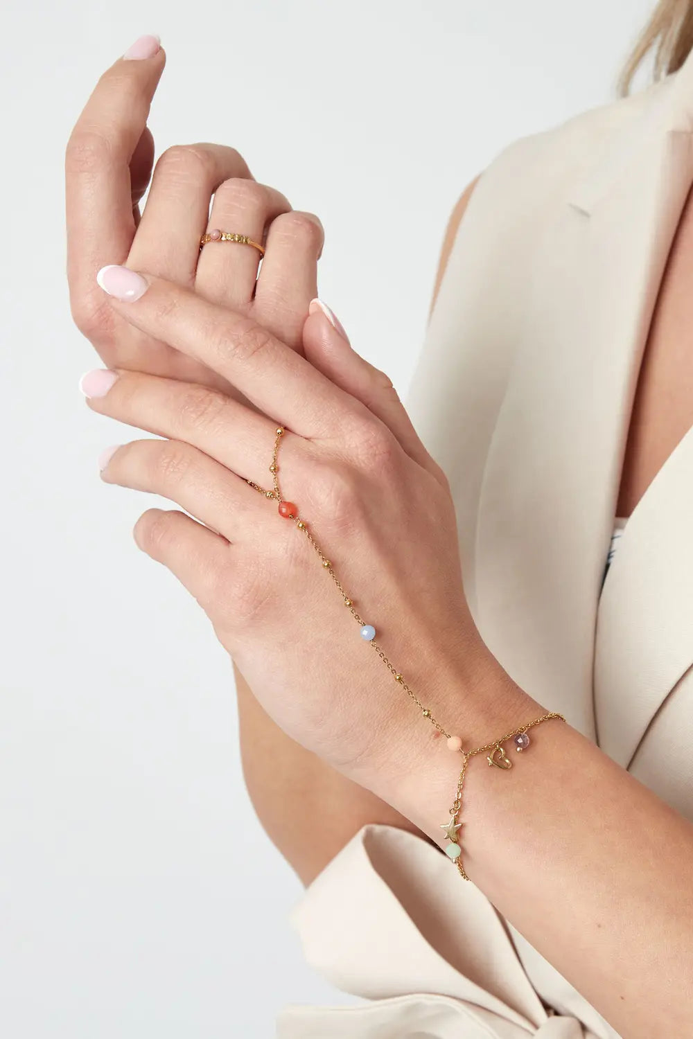 Amara Handchain