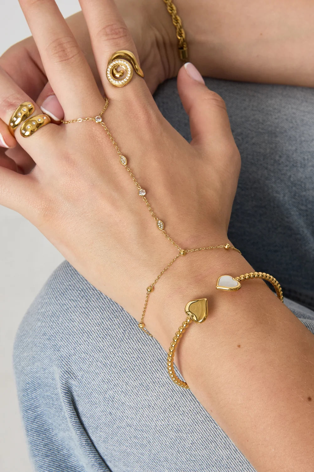 Elodie Handchain